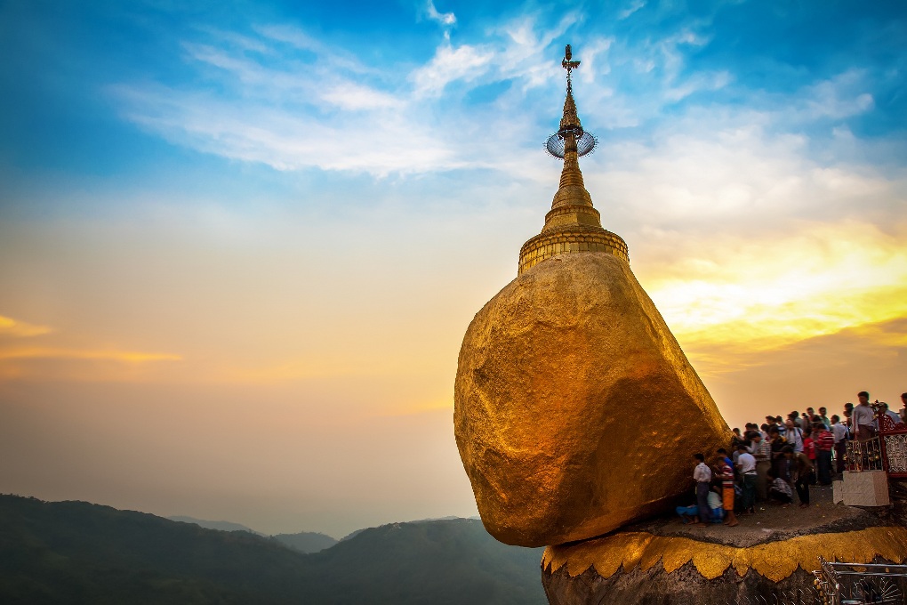 Chùa Kyaikhtiyo - Chùa Đá Vàng tại Myanmar
